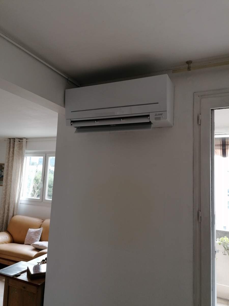 Climatisation réversible pour faire du chaud et du froid dans un appartement  Avenue Hambourg 13008 Marseille par Génération Confort