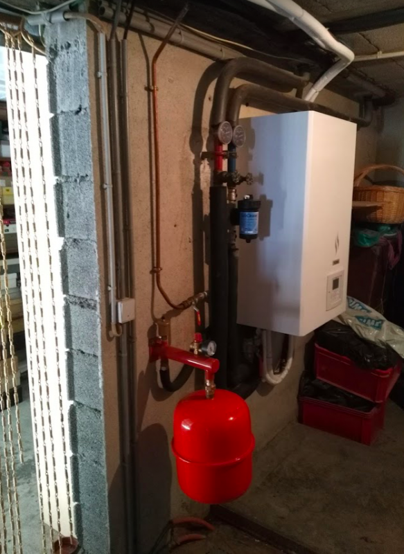 Unité intérieure Pompe à chaleur Air/Eau pot à boue  Marseille 13012 Traverse du Maroc par Génération Confort