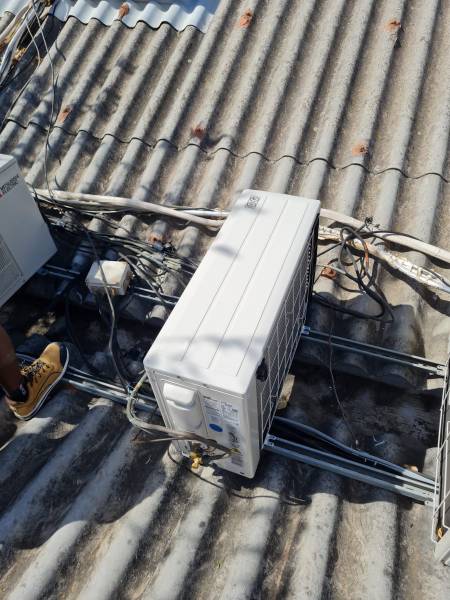 Moteur extérieur fixé sur le toit mitsubishi electrique gamme compact