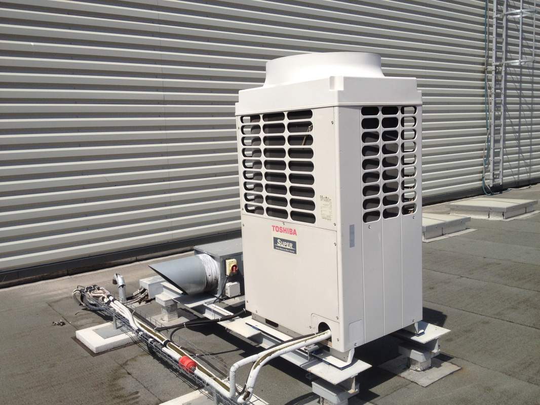 Changement moteur ventilateur VRV TOSHIBA Marseille MAI 2012