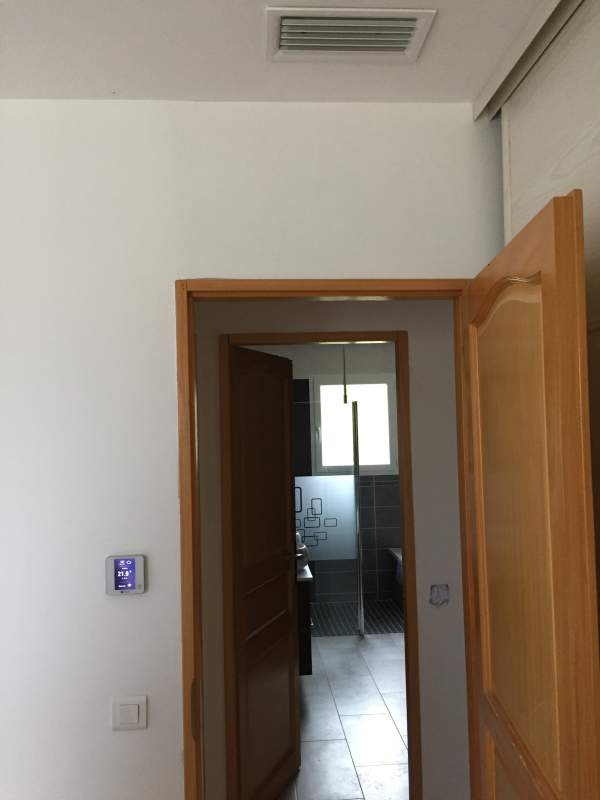 Grille de soufflage avec thermostat mural radio Saint Savournin Génération Confort