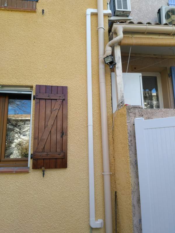 Goulotte avec accessoires de finitions