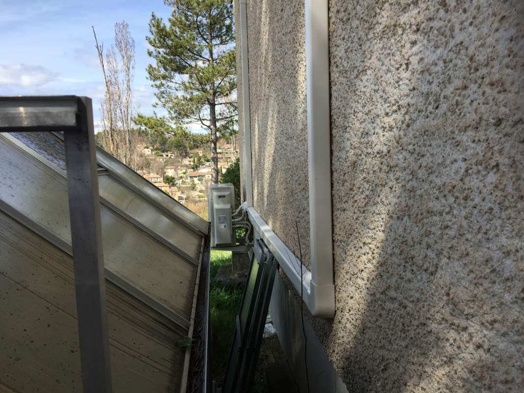 Goulotte raccordement multi split DAIKIN Rhone par Génération Confort