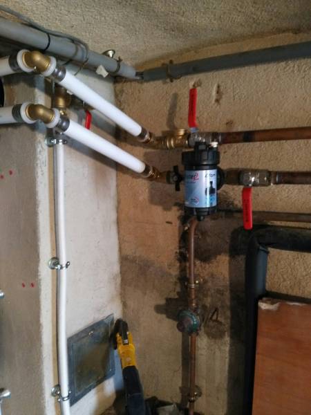 Pot à boue Pompe à Chaleur Air/Eau Bi-bloc Eau chaude Sanitaire et Radiateur à Allauch 13190 par Génération Confort