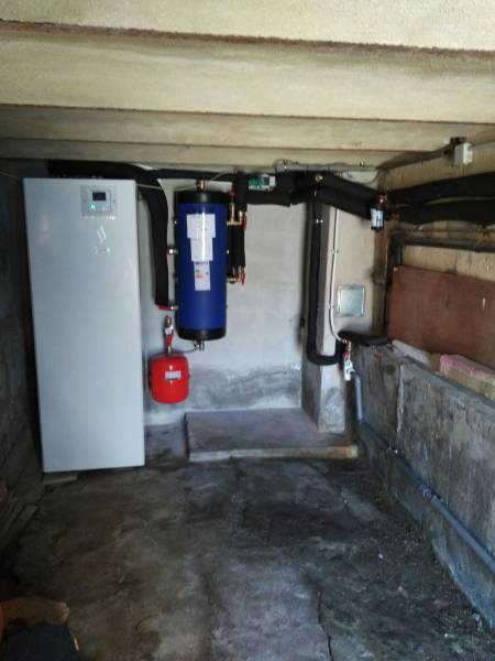 Unité intérieure  Pompe à Chaleur Air/Eau Bi-bloc Eau chaude Sanitaire et Radiateur à Allauch 13190 par Génération Confort