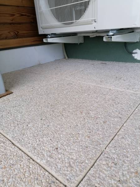 Supports muraux groupe extérieur à la Fourragère Marseille par Génération Confort