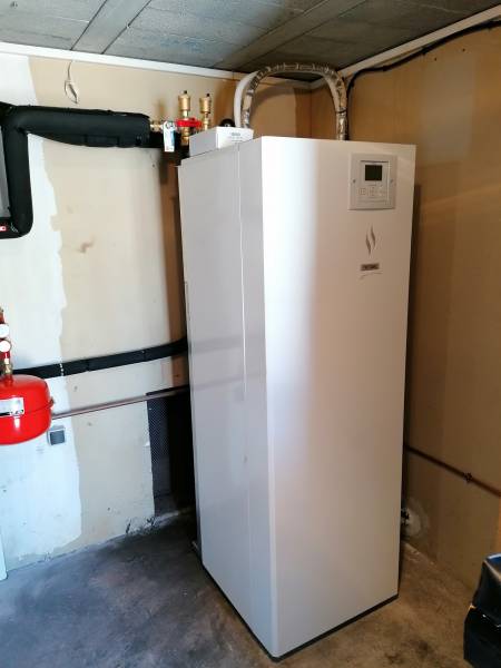 Unité intérieure Yutaki bi bloc eau chaude sanitaire et plancher chauffant Saint Savournin 13119 Génération Confort