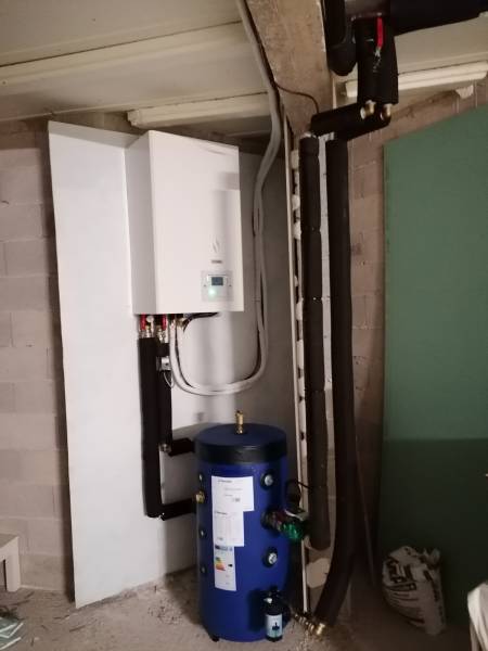 Ballon de mélange de répartition primaire et secondaire de marque Mitsubishi Electric de la gamme YUTAKI S à Marseille dans le 12 -ème par Génération Confort