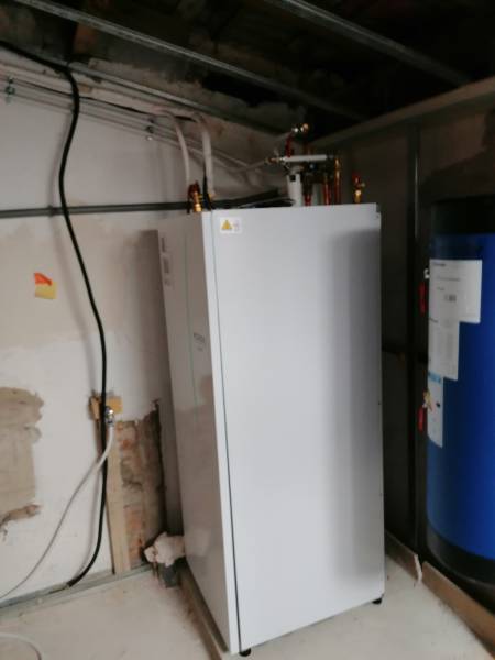 Vu de profil système Génération confort Mitsubishi Electric ECODAN chauffage et eau chaude sanitaire allauch 13950