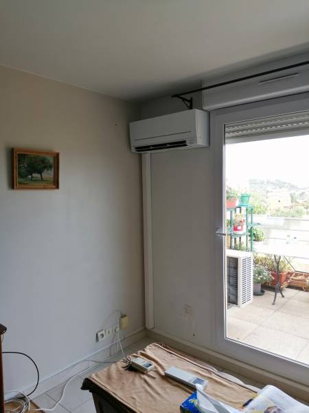 Pose d'une unité intérieure mitsubishi electric par la société generation confort dans le 13012