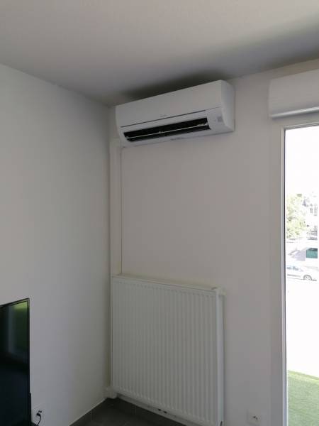 Pose d'un mural Mitsubishi electric par generation confort appartement locataire pour rafraichissement du salon 13950 ALLAUCH