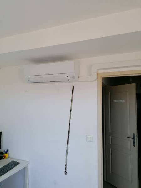 Climatisation réversibles de la chambre installé par les techniciens de Génération Confort à Marseille dans le 13012