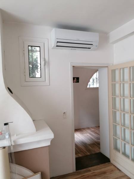 Installation de clim réversible de la marque mitsubishi electric de la gamme essentiel de la puissance 2,5 KW pour une maison du 13012 à Montolivet par Génération Confort