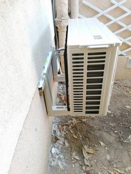 Appareil extérieur qui alimente l'unité intérieure pour une maison du 13012 par Génération Confort