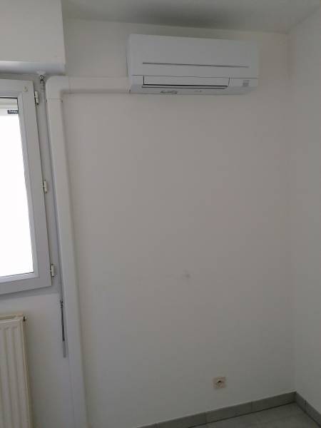 Chambre 1 équiper en climatisation réversible mitsubishi electric par Génération confort rue de lodi 13006