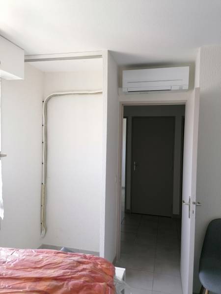 Chambre 2 climatisation réversible passant par le placard Génération confort rue de lodi 13006 duplex