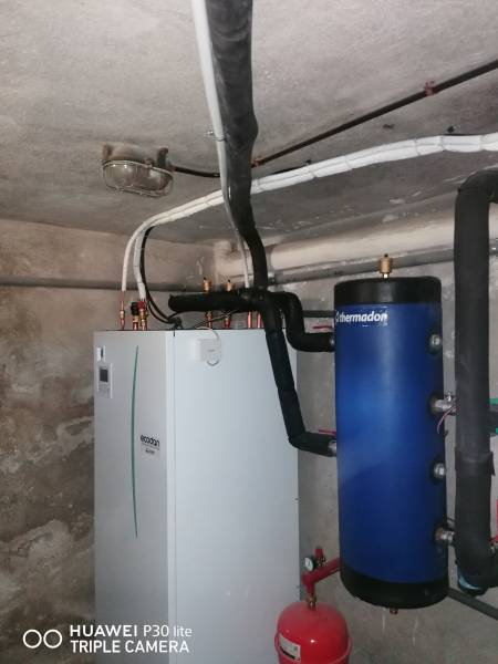 Ballon de mélange 50L isolé dans la chaufferie + Unité intérieure ballon de 220L