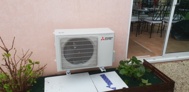 Unité Extérieur sur Support Mural 13008 Rue Floralia par Génération Confort