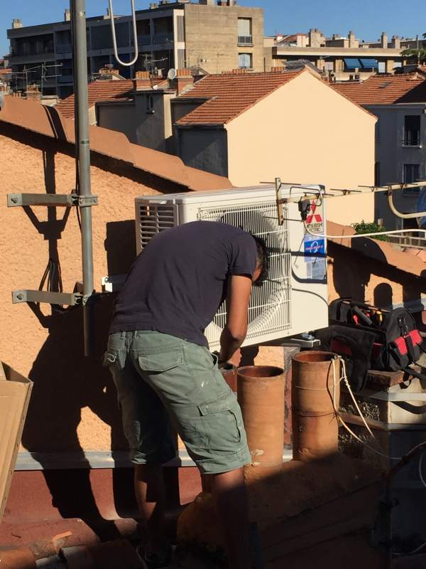 Unité extérieure en toiture PUHZ ZRP par Génération Confort