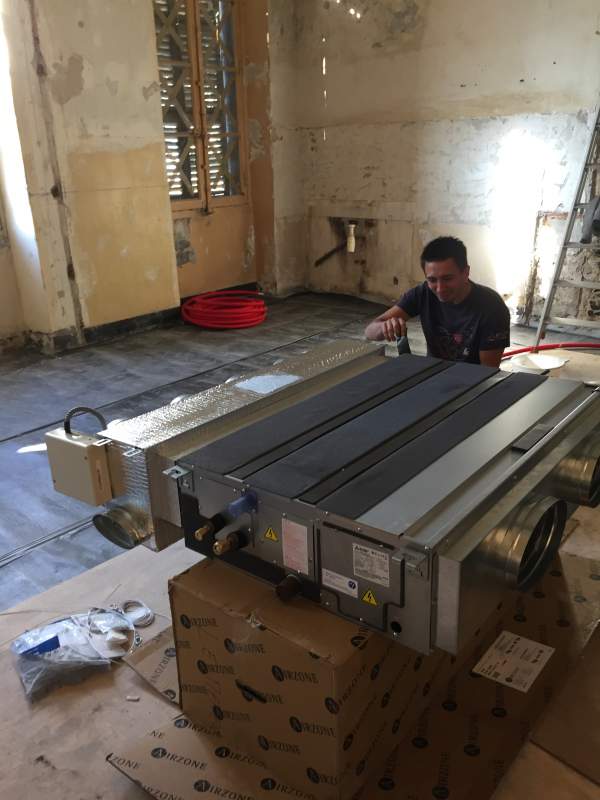 Montage du gainable avec régulations AIRZONE à Marseille rue Thiers 13001 par Génération Confort