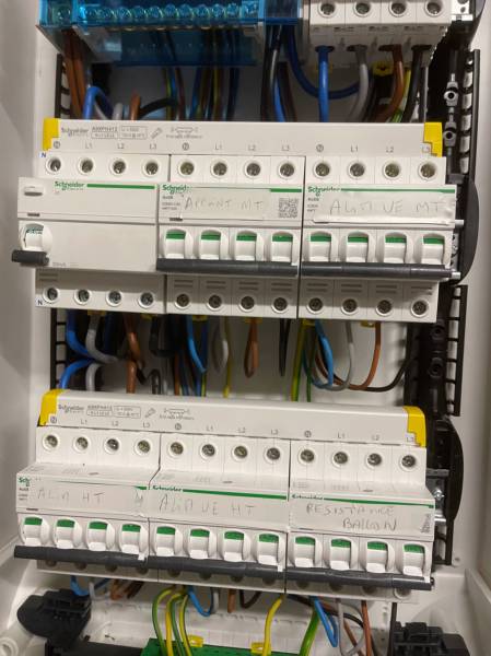 2 Pac Air Eau HITACHI Haute Température et Moyenne Température pour chauffage et eau chaude sanitaire pour Maison 13014