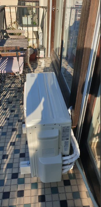 Unité extérieure sur balcon Rue Désirée Clary 13003 par Génération Confort