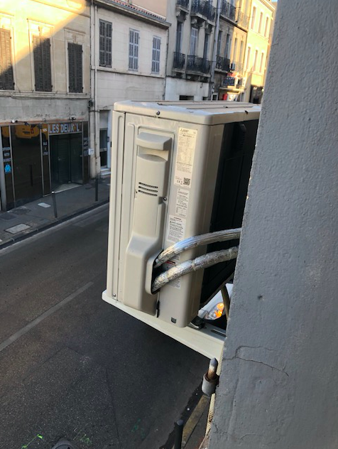Groupe extérieur climatisation réversibleMarseille 13004 Boulevard de la Blancarde par Génération Confort