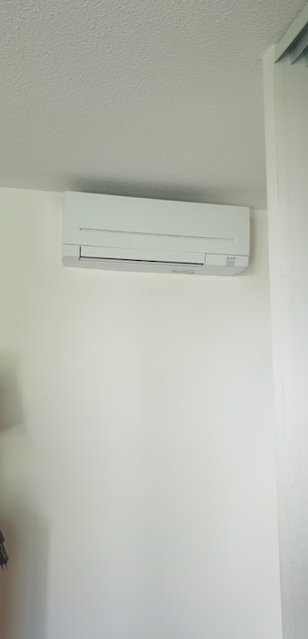 Split intérieur mural adapté au résidentiel et aux chambres