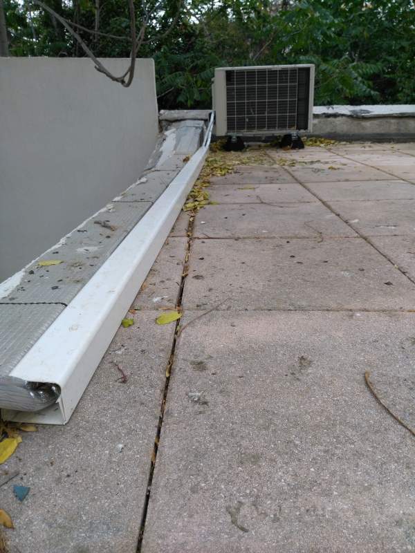 Groupe extérieur MUZ SF 35 avec goulotte de liaison