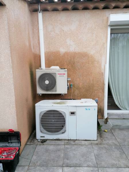 Installation de Pompe à Chaleur AIR/EAU Monobloc HITACHI Chauffage/Rafraichissement, 13012 Marseille