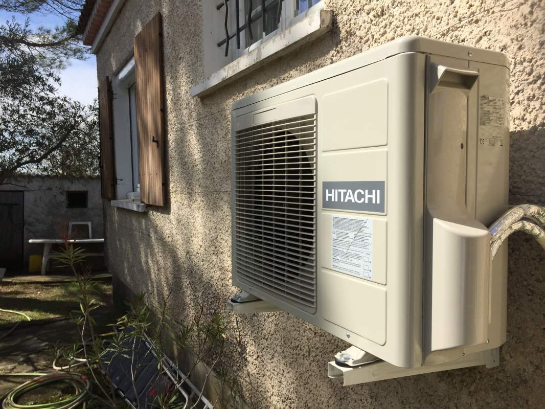 Groupe extérieur HITACHI Bi bloc INVERTER à Marseille La valentine 13011 Génération Confort