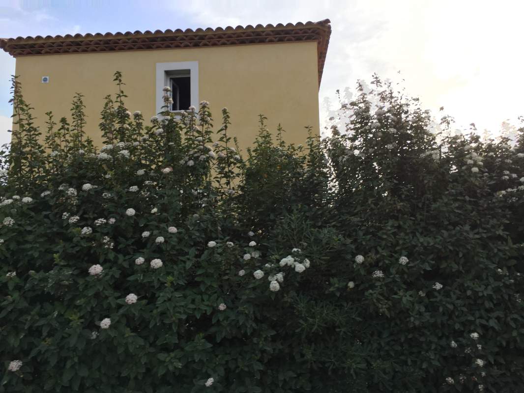 Bouche entrée air extérieur chambre