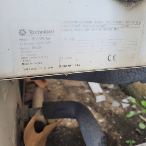 Installation de Pompe à Chaleur AIR/EAU Monobloc HITACHI Chauffage/Rafraichissement, 13012 Marseille