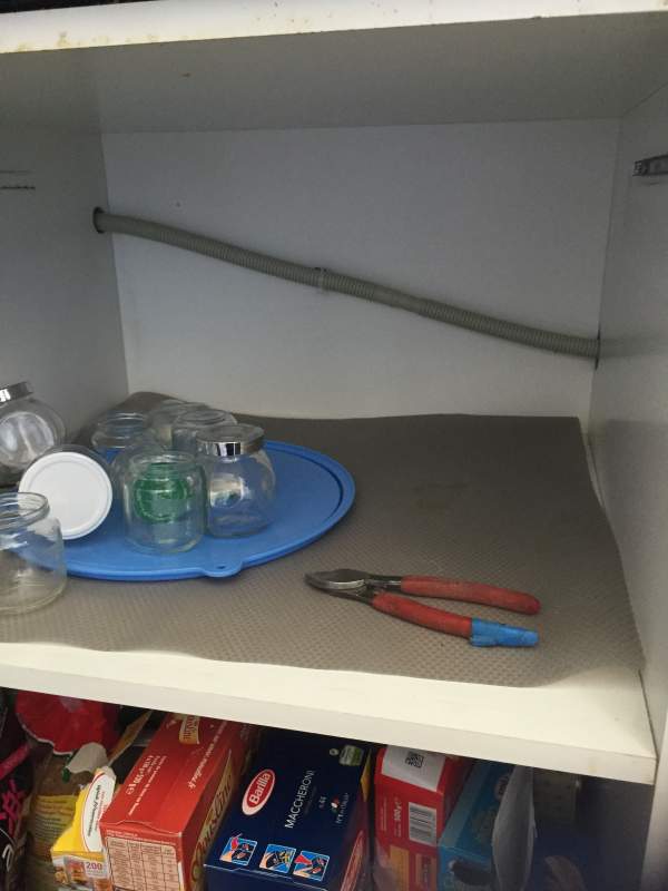 Passage évacuation condensas sans pompe de relevage