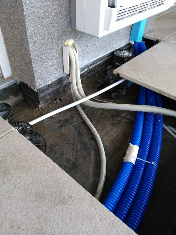 Passage tubes et évacuation condensas Marseille 13009 par Génération Confort