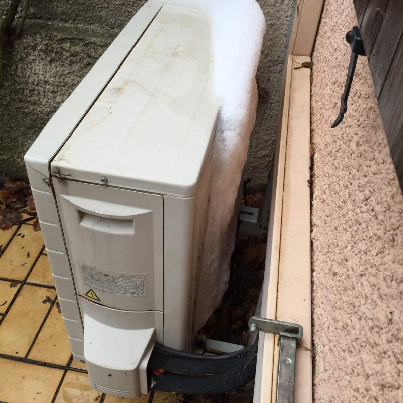 Climatisation pris en glace par manque de gaz
