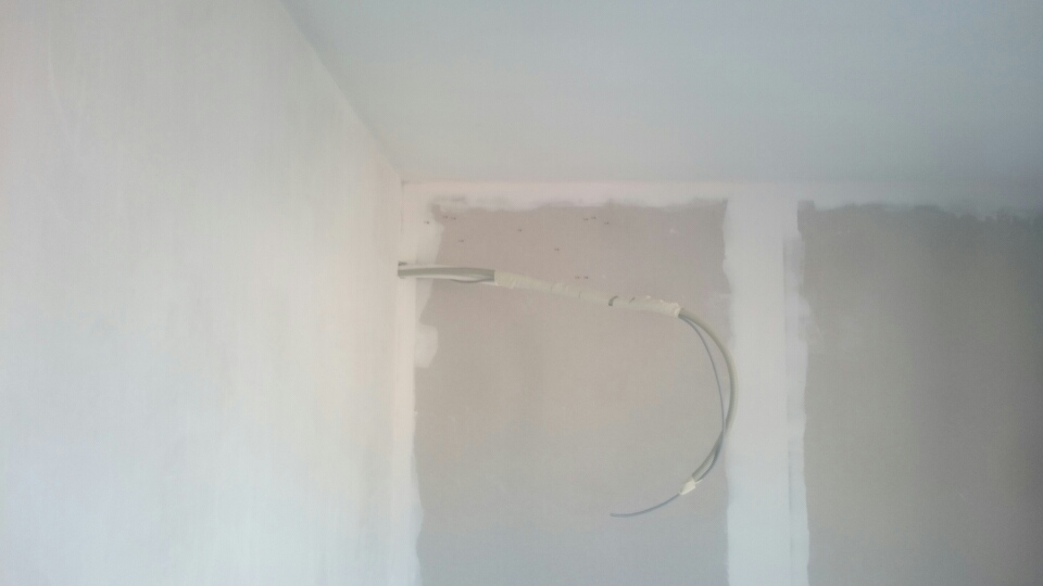 Tubes clim en attente avant travaux placo platre