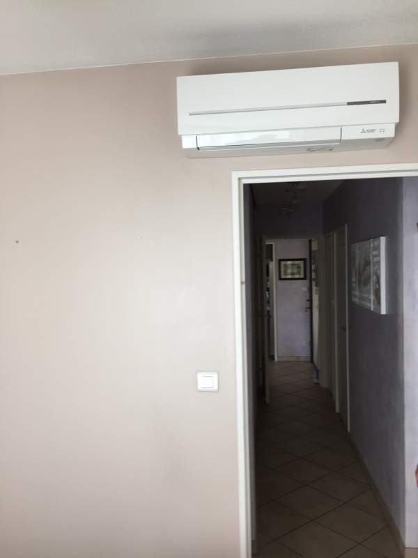 Unité intérieure chambre parents MSZ 20 SF La Valbarelle Marseille 13011 par Génération Confort