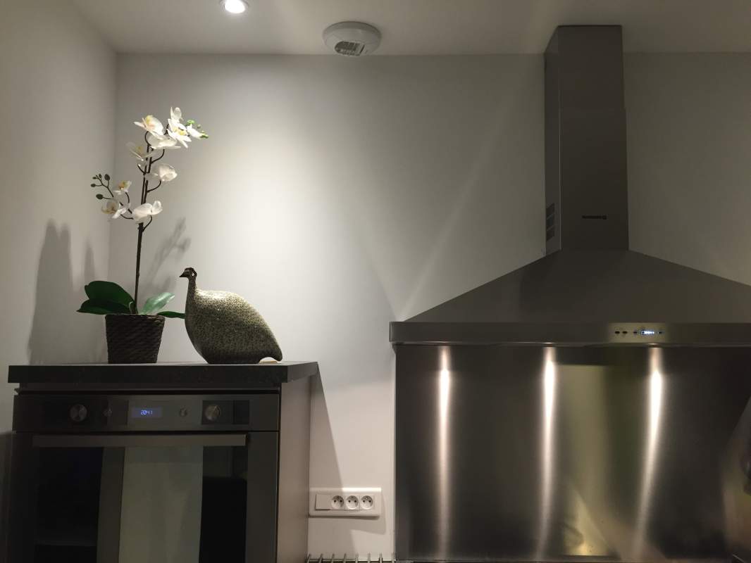 Bouche extraction cuisine à commande bouton poussoir